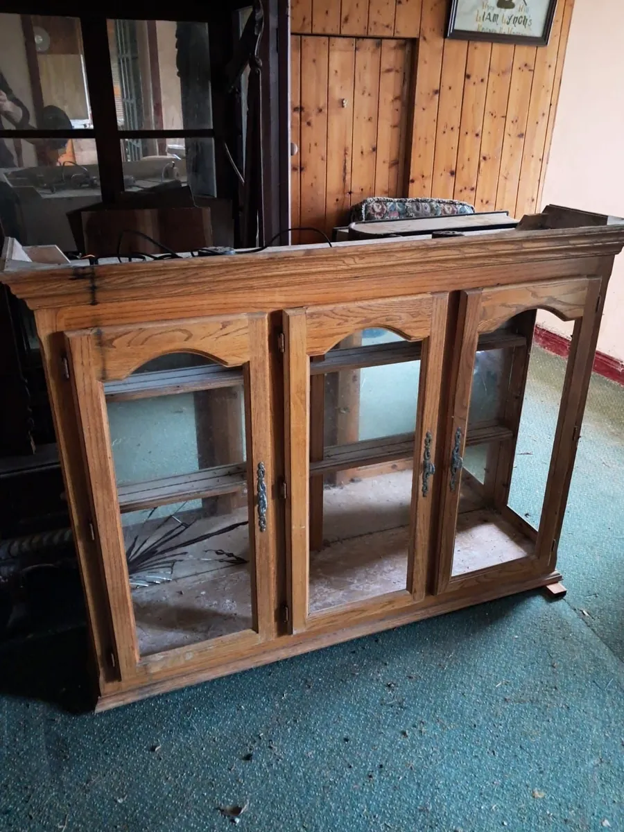 Tv cabinet with glass top storage - Image 3