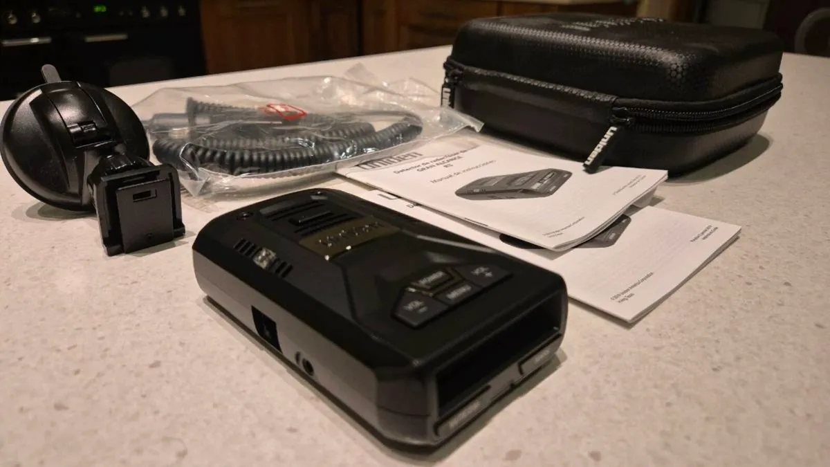 Uniden R3 Radar / Laser Detector - As New - Image 4