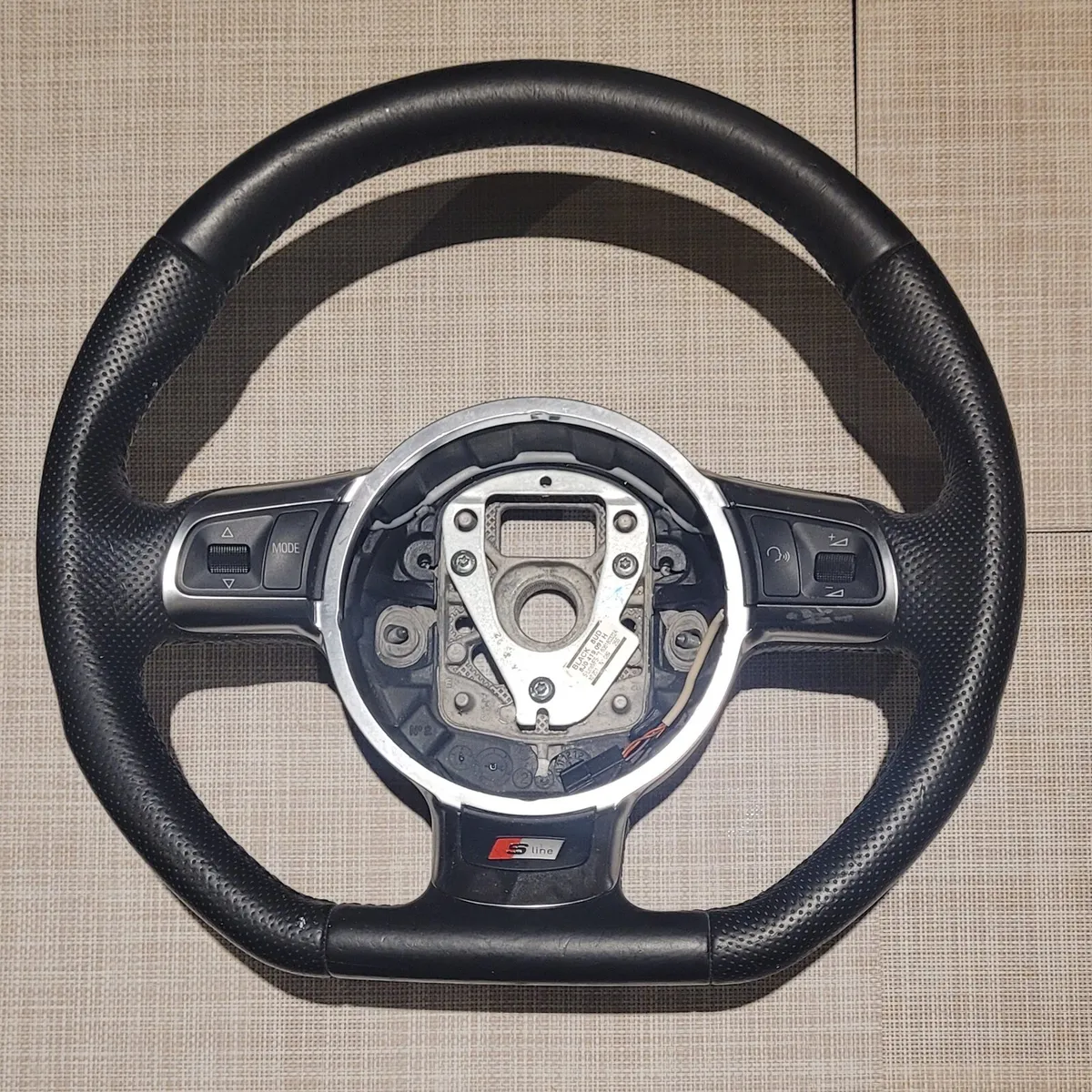 Audi flat bottom steering wheel - Image 2