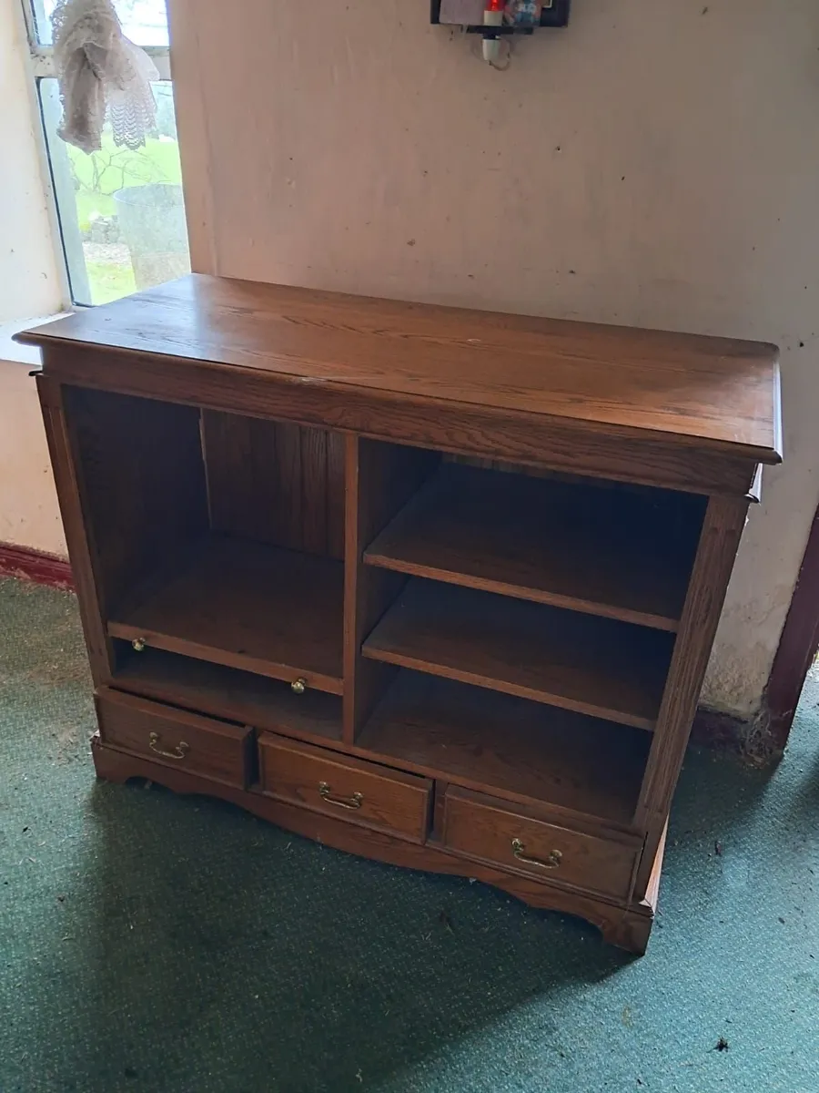 Tv cabinet with glass top storage - Image 4