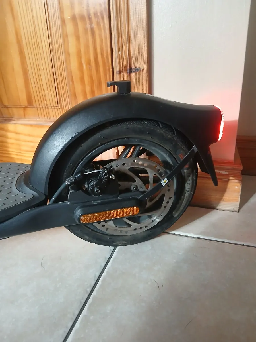Electric scooter - Image 2