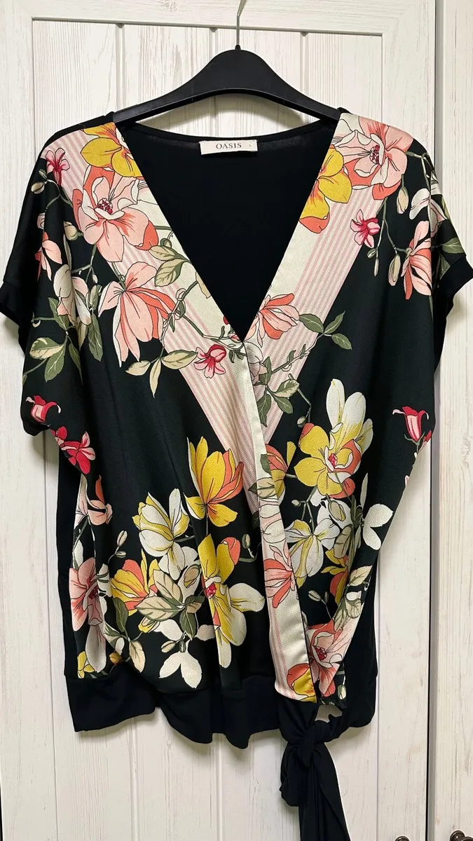 Womens top 14 - Image 1