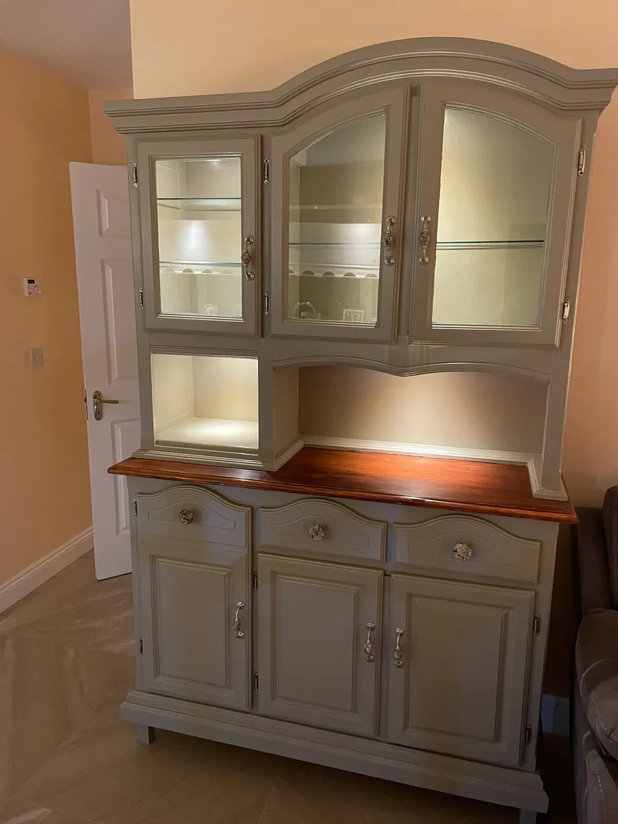 Kitchen dresser - Image 1