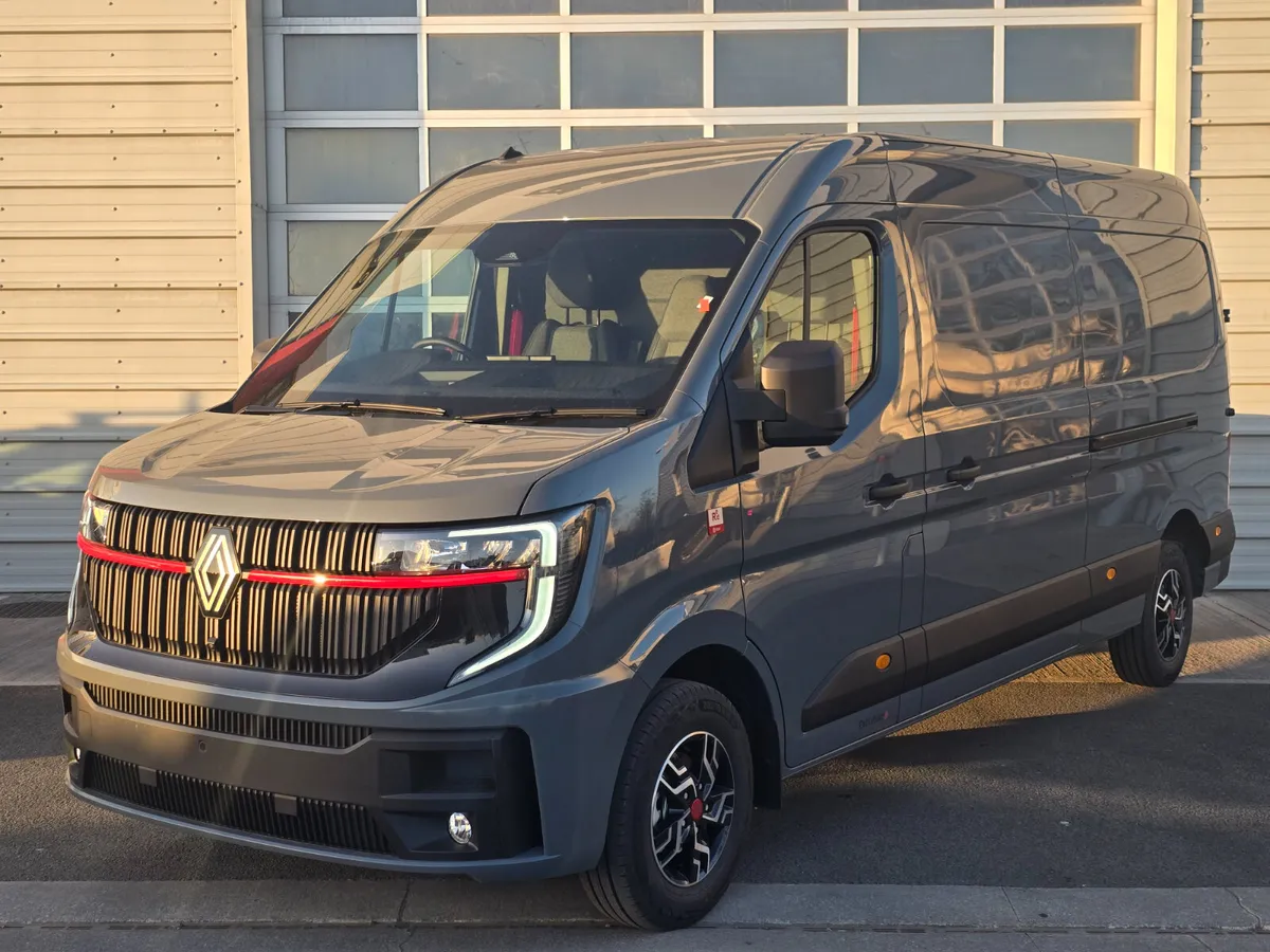 Renault Master Exclusive L3H2 170BHP Auto - Image 2