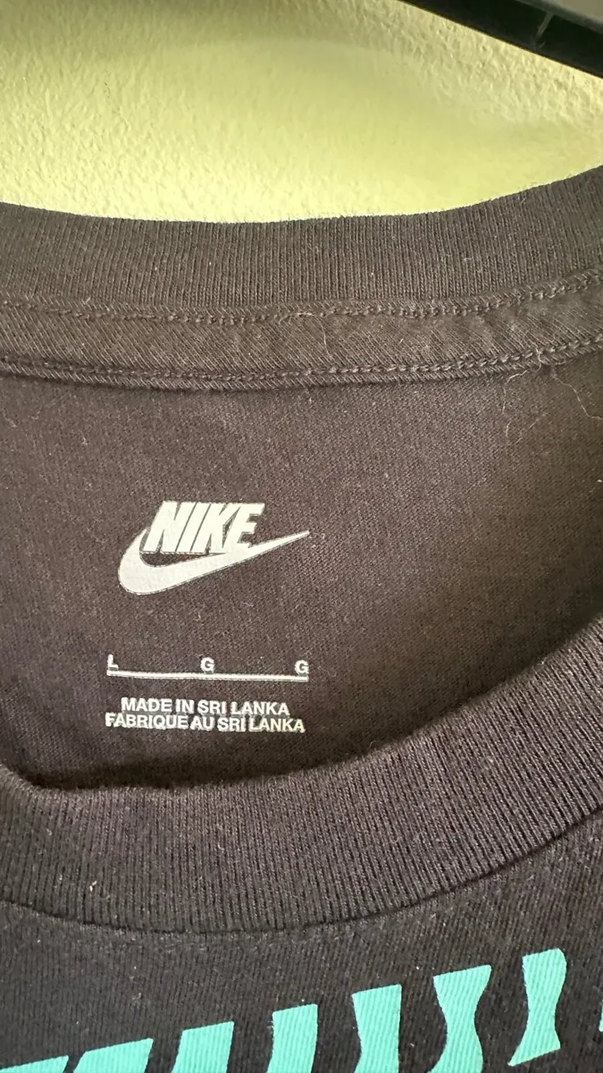 Nike tshirt - Image 2