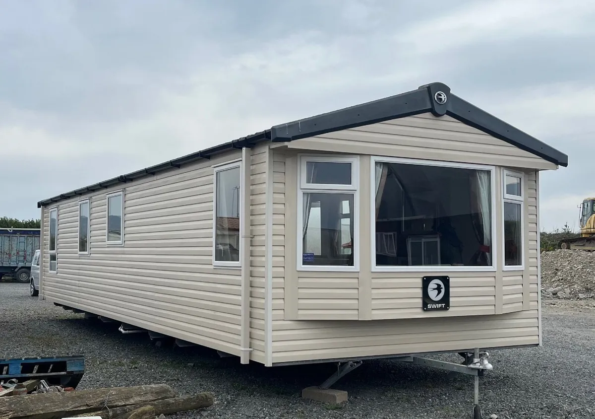 Mobile home - Image 1