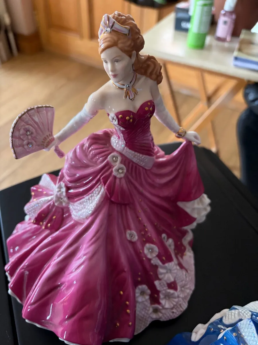 The English ladies co Midnight Romance - Image 1