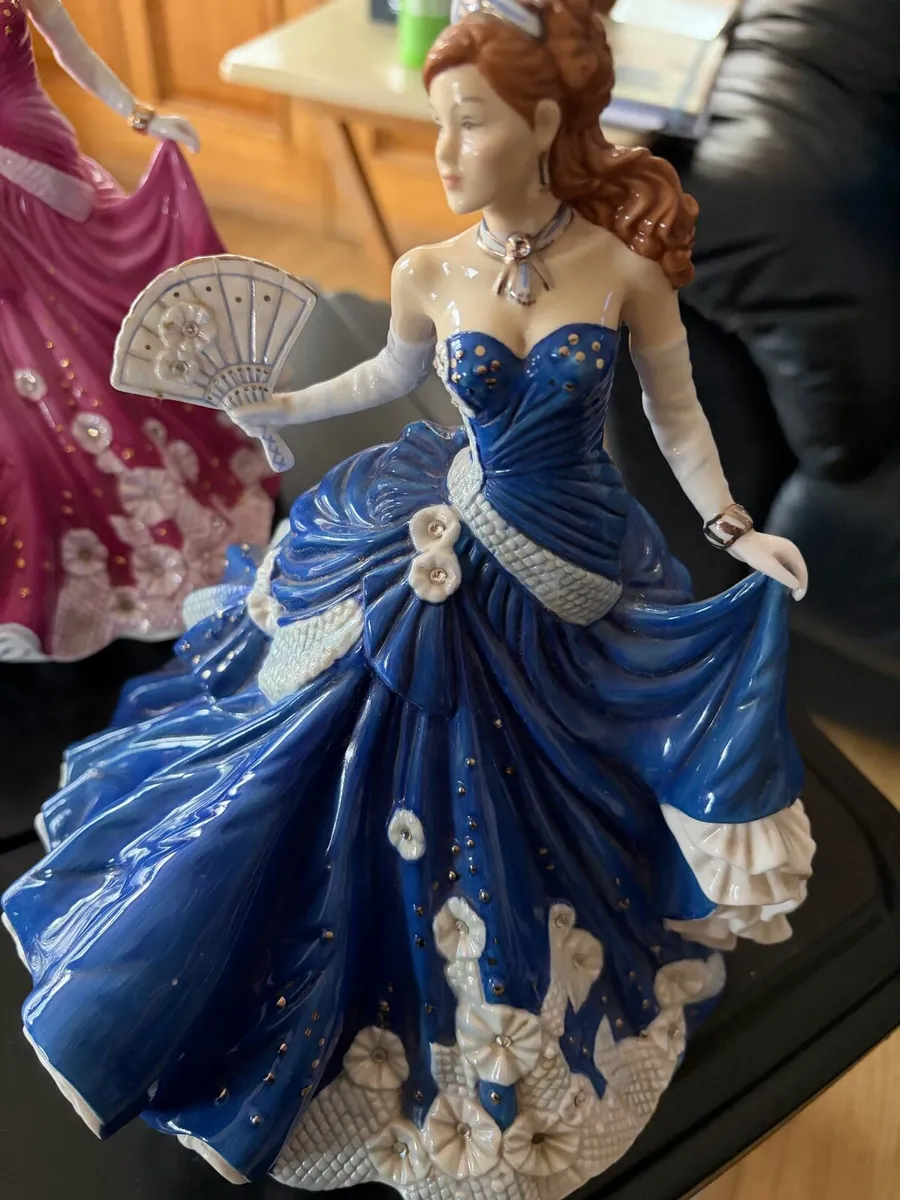 The English ladies co Midnight Romance - Image 2