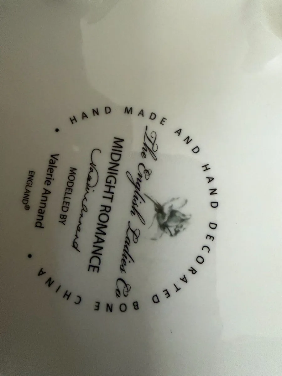 The English ladies co Midnight Romance - Image 4