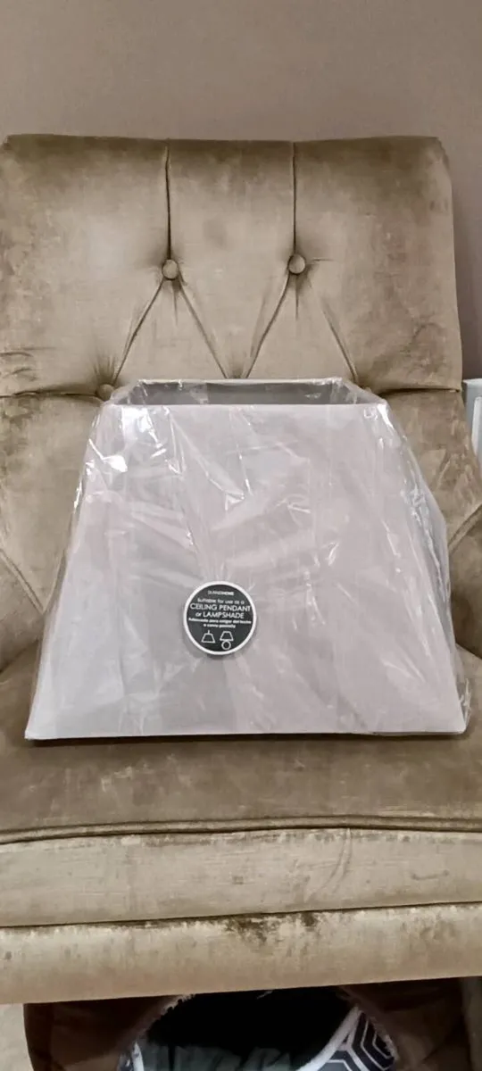 Lamp shade - Image 1