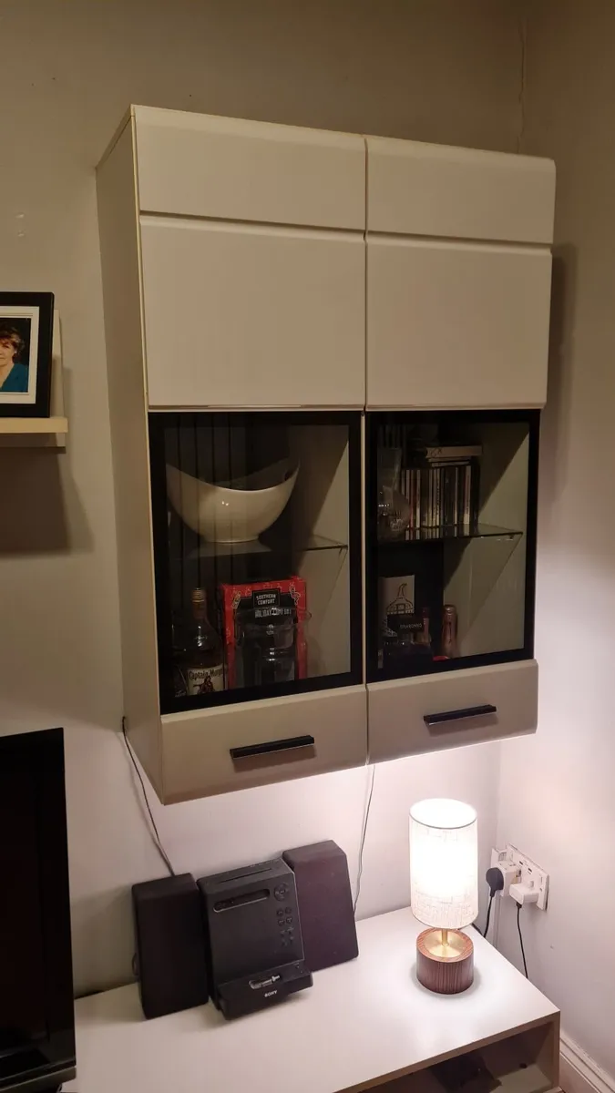 Wall & floor media centre - Image 4