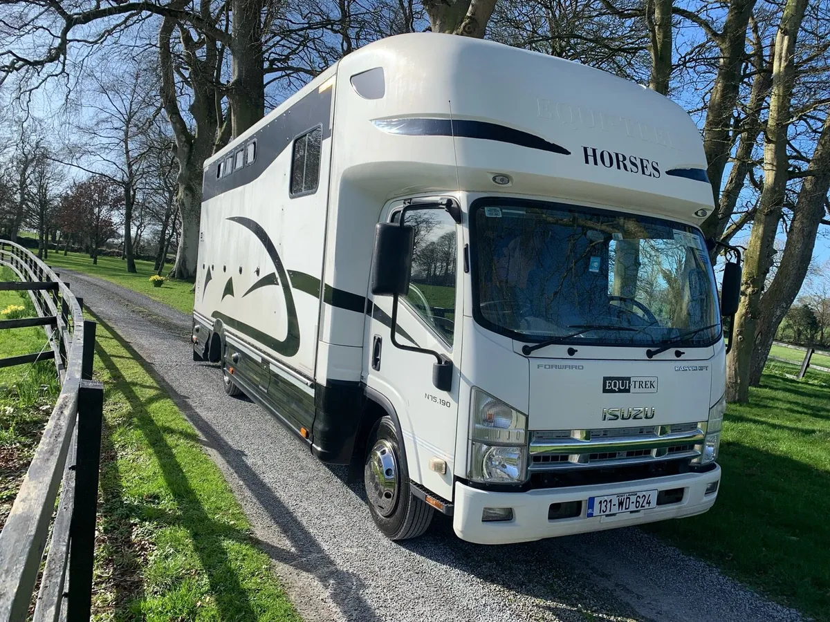 2013 Equitrek 4 /5horse transporter automatic 7.5 - Image 1