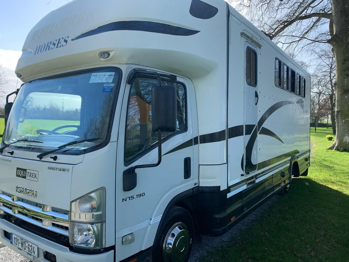 2013 Equitrek 4 /5horse transporter automatic 7.5 - Image 4