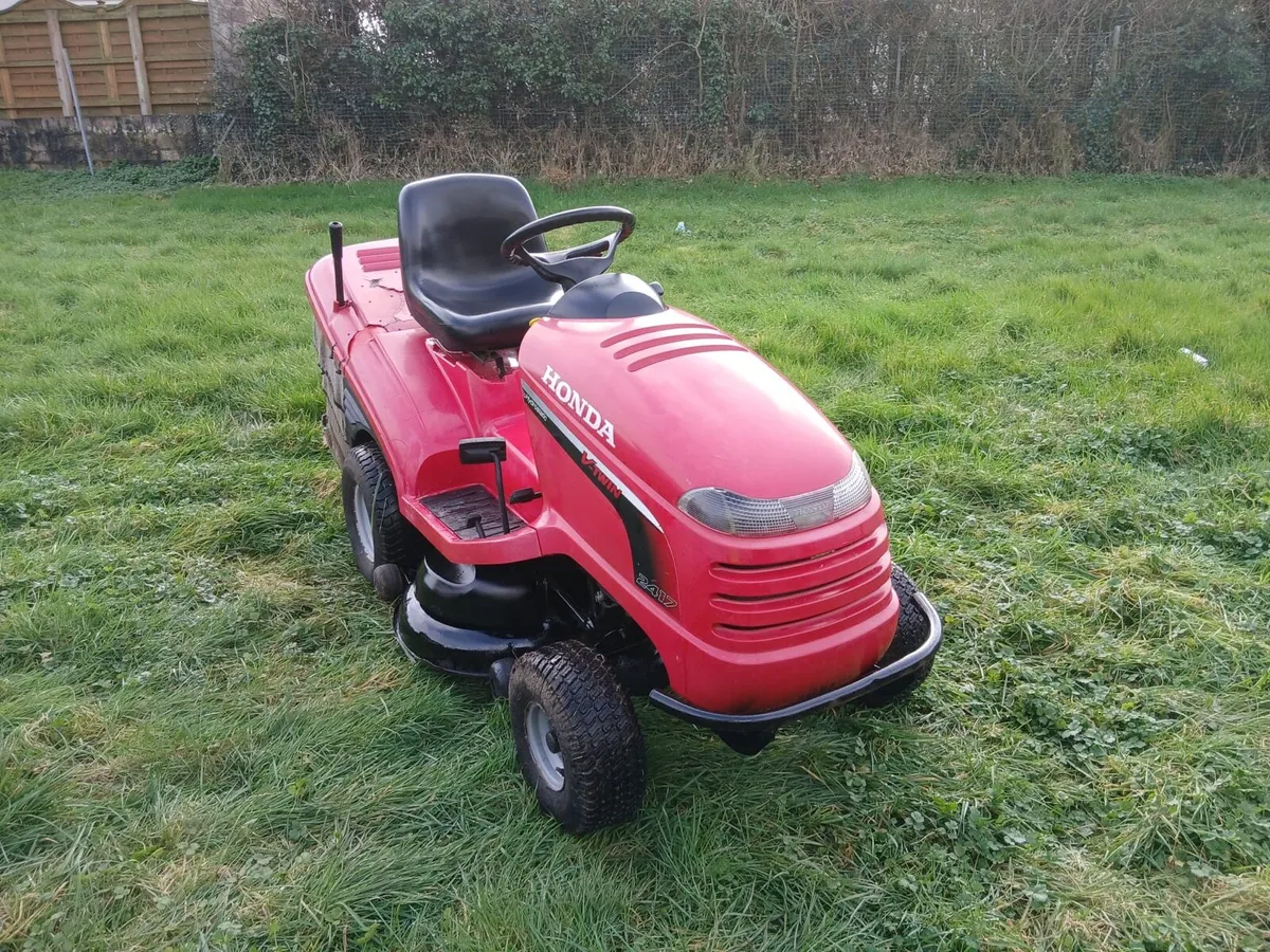 Honda ride on lawnmower - Image 1