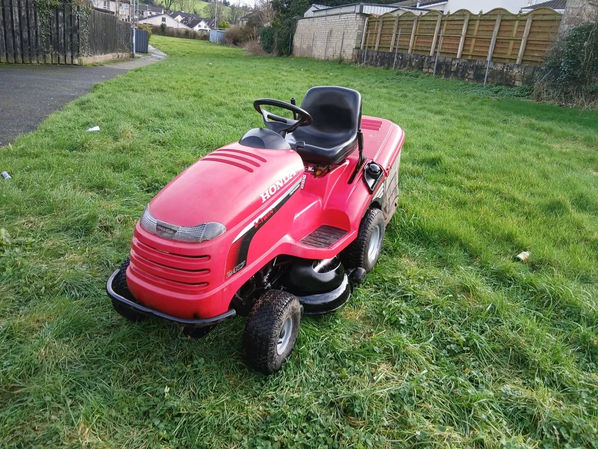 Honda ride on lawnmower - Image 2
