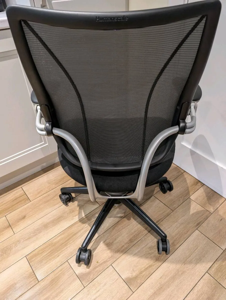 Ergonomic office chair - Image 4