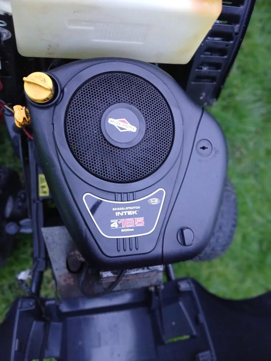 Ride on lawn mower - Image 4