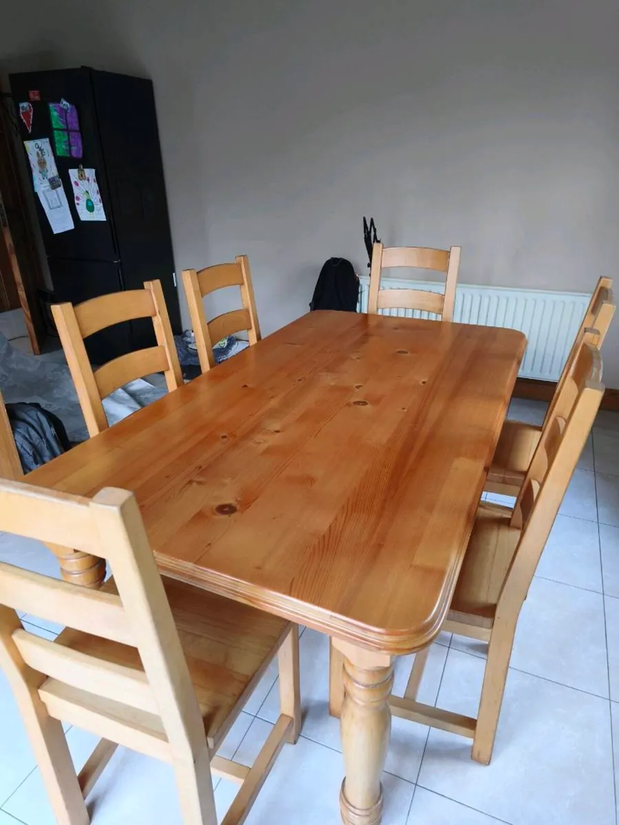 Dining table and chairs - Image 1
