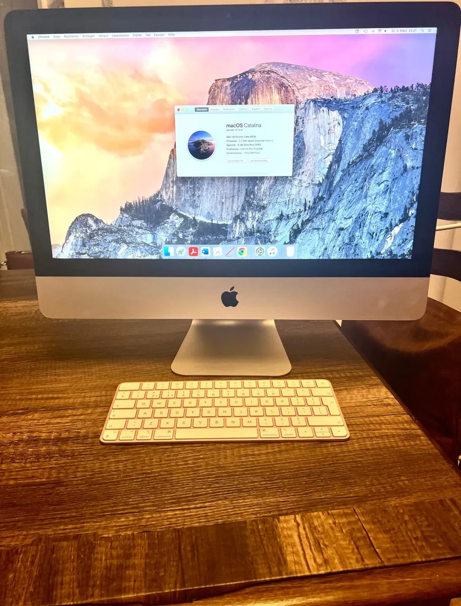 iMac, Late 2013, 21.5 inch with Accessories - Image 1
