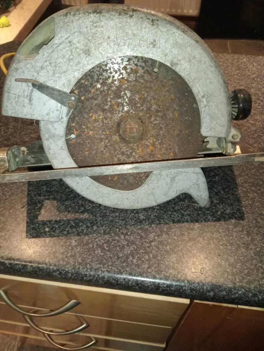 Hitachi c9u circular saw - Image 3