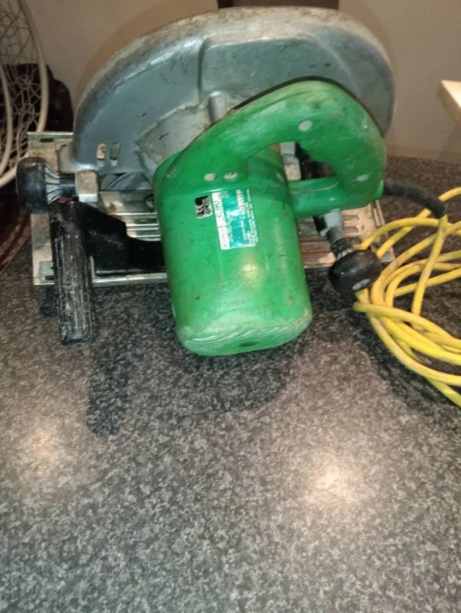 Hitachi c9u circular saw - Image 4
