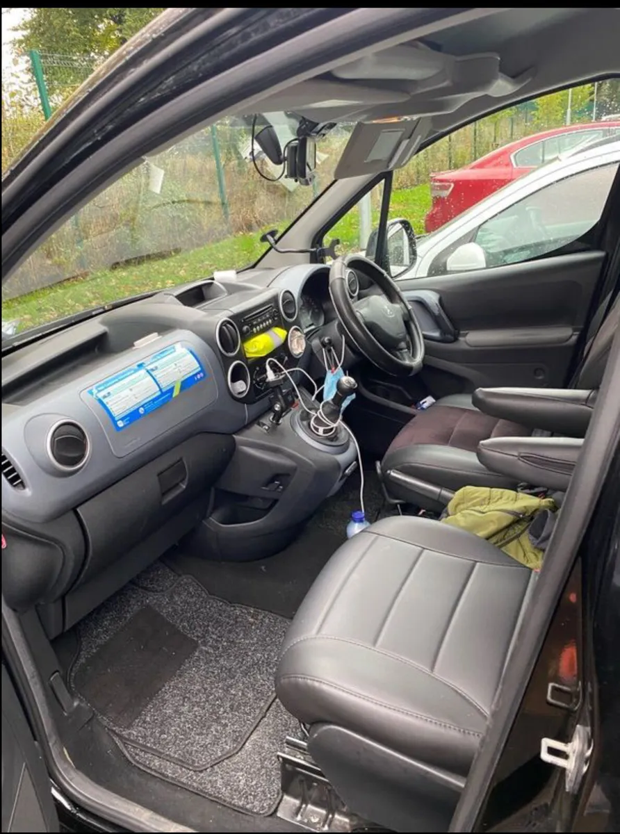 Peugeot Partner Taxis to Rent - Image 3