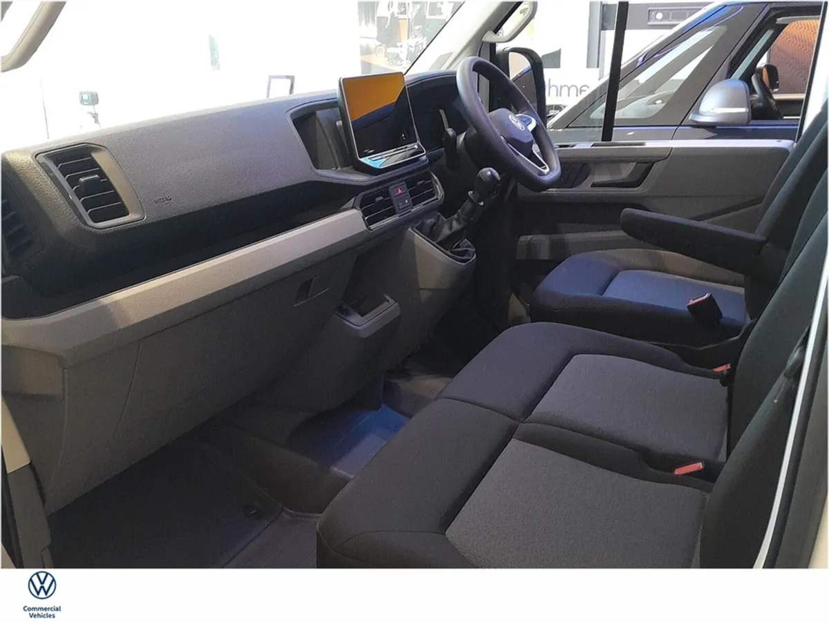 Volkswagen Crafter CRAFTER T 35 MWB 177HP M6F - Image 4