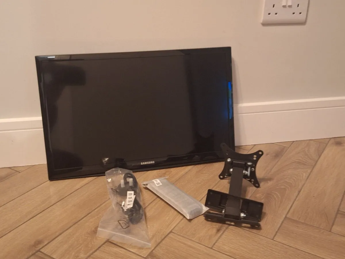 Samsung tv - Image 1