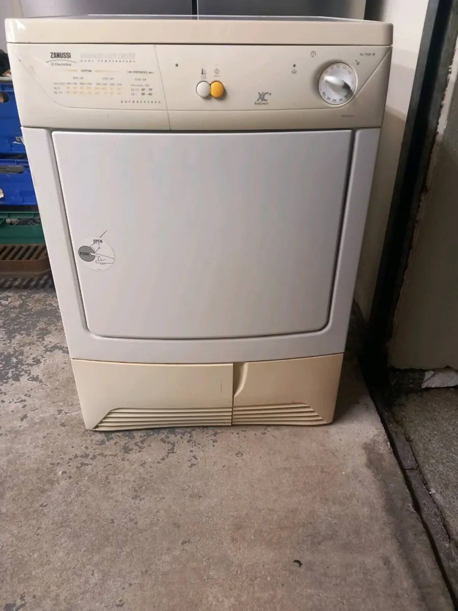 Zanussi condenser dryer - Image 1