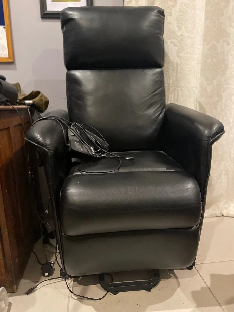 Riser Recliner Mobility Chair - Image 1