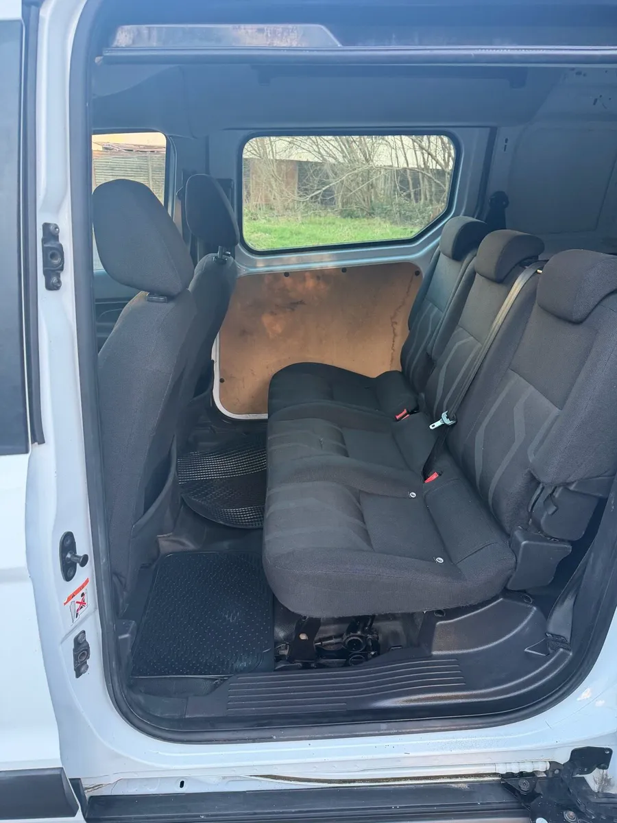 161 Ford Connect Crewcab - Image 2