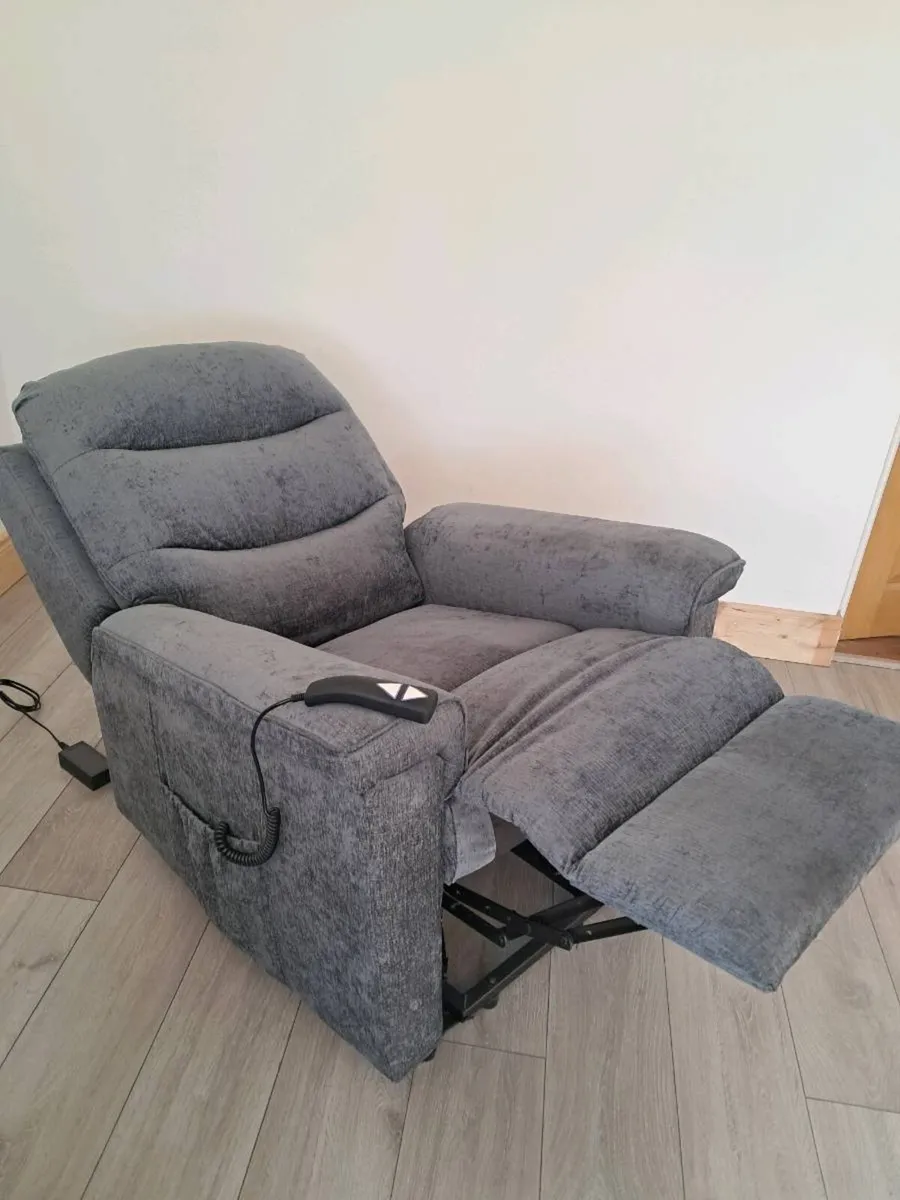 Dual Motor Electric Riser Recliner - Image 2