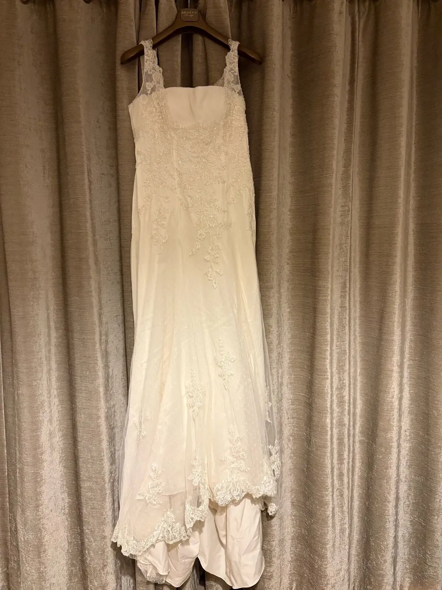 Wedding dress - Image 3