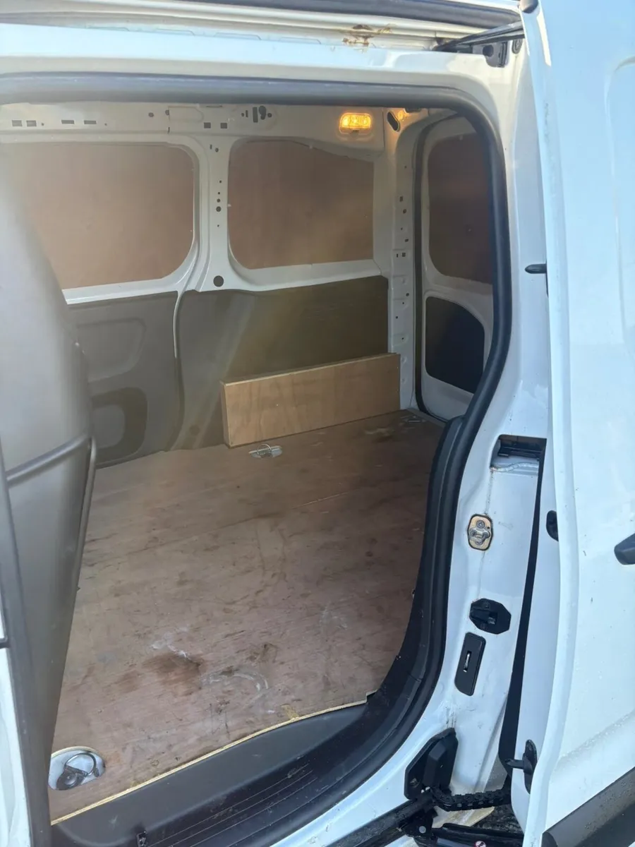 Citroen Berlingo 2019 - Image 2