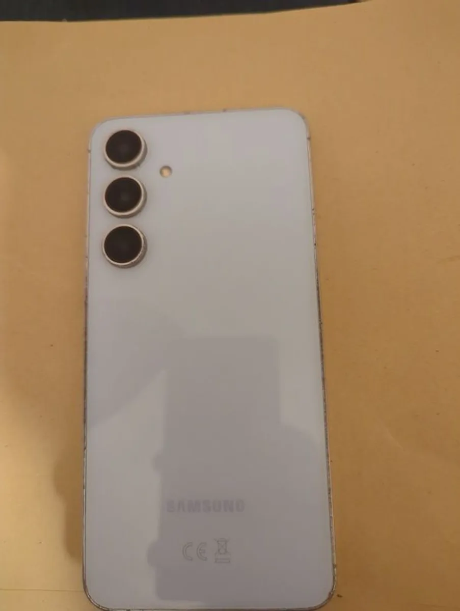 Samsung Galaxy 24fe - Image 3