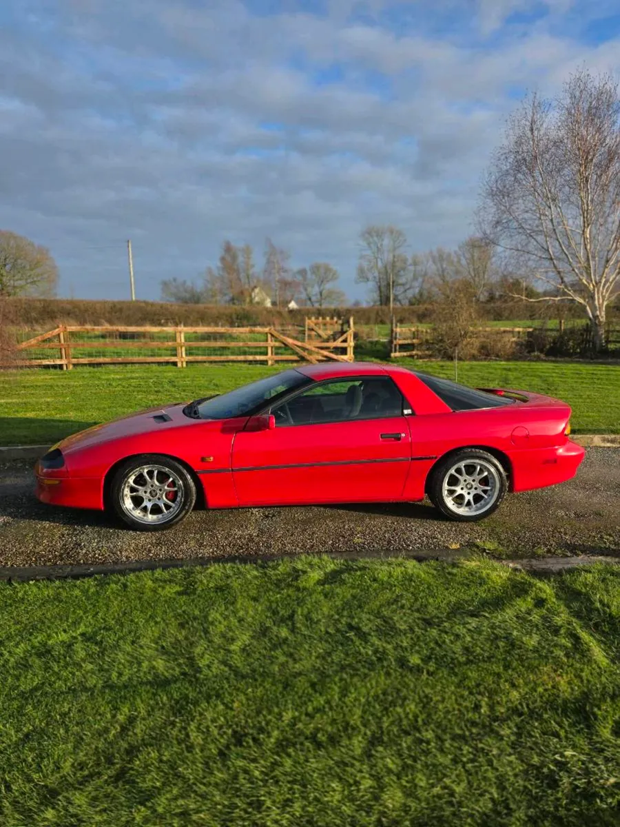 Chevy camero - Image 4