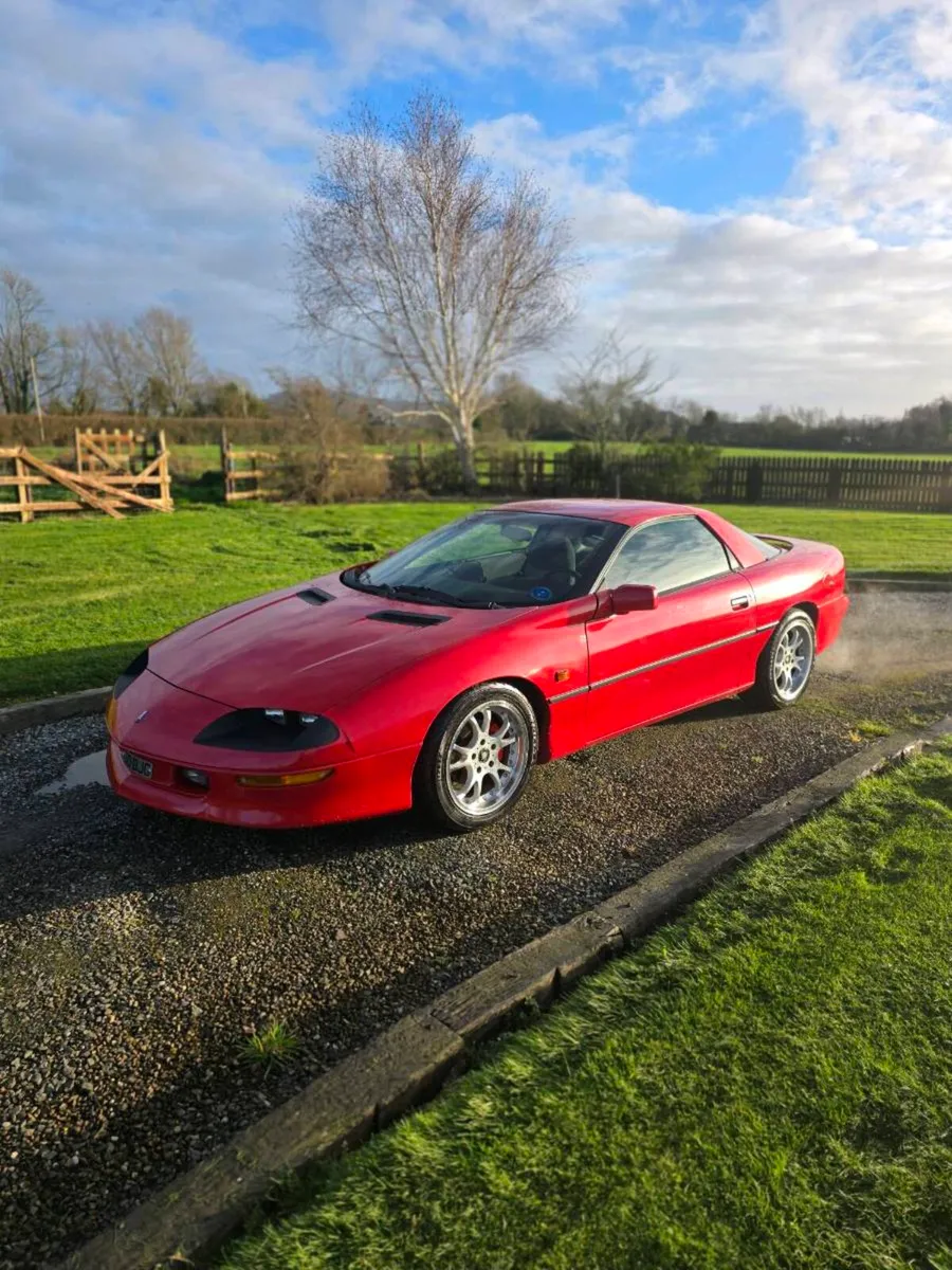 Chevy camero - Image 1