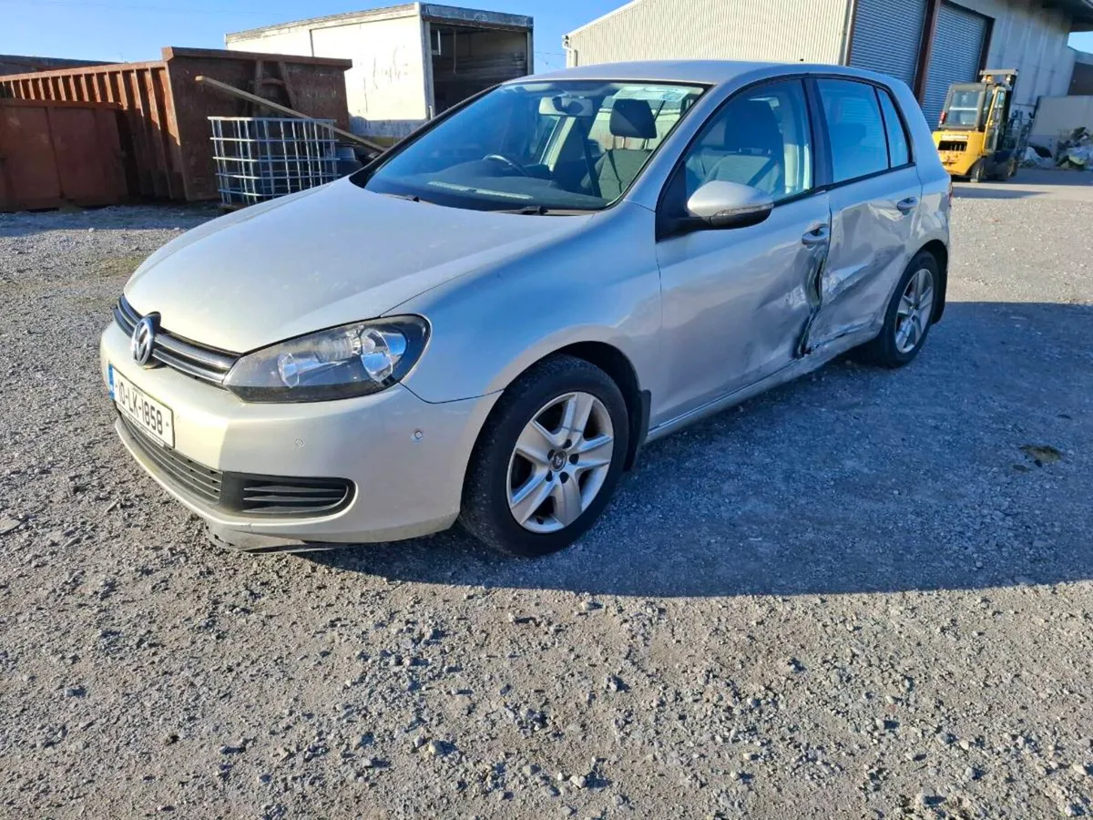 2010 VOLKSWAGEN GOLF - Image 1