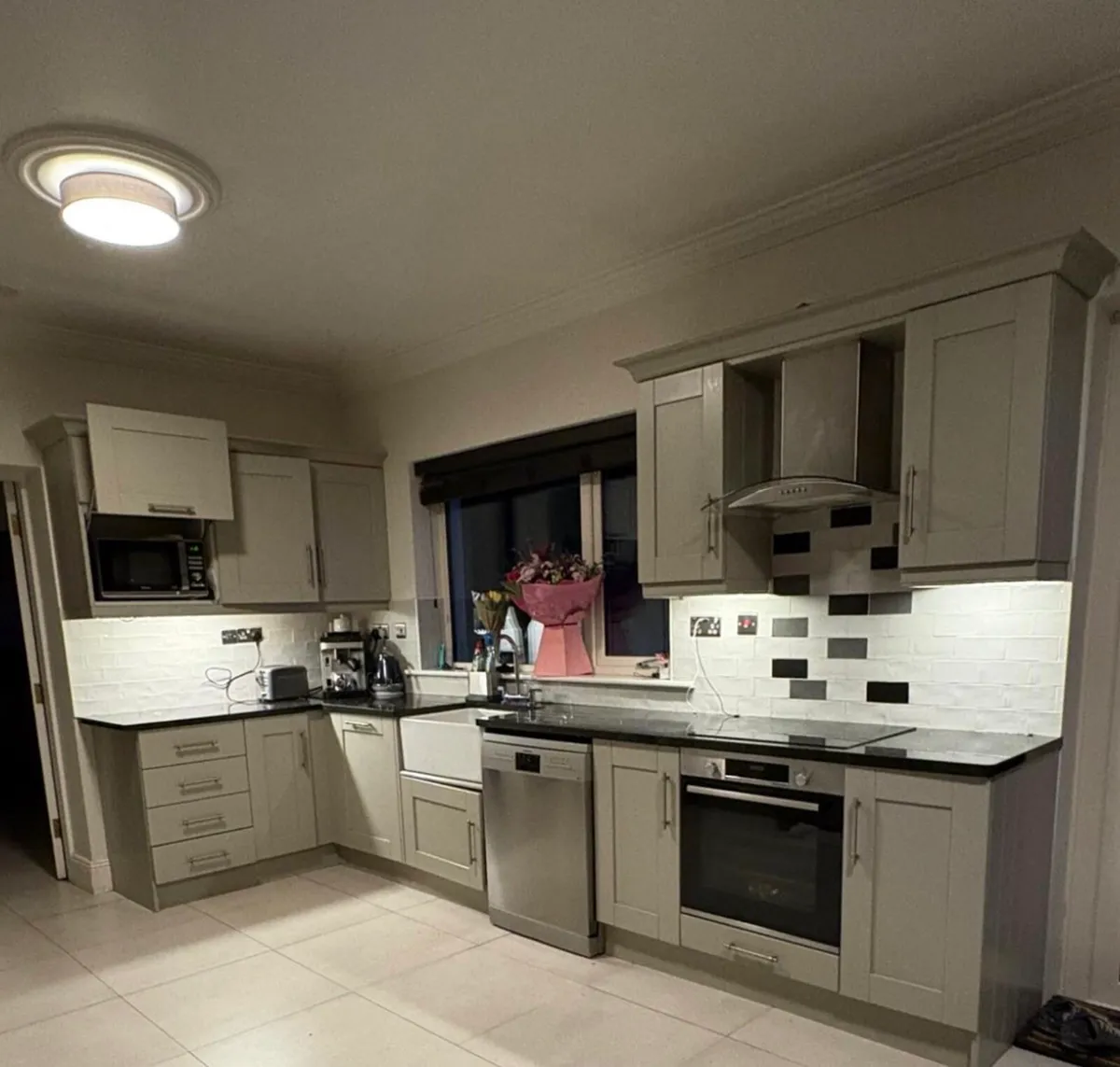 Complete Kitchen with appliances - Image 1