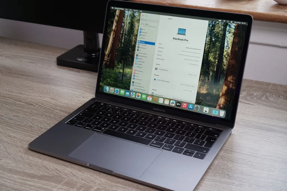 Apple MacBook Pro 13" 2019 | i5 | 16GB | 256GB - Image 1