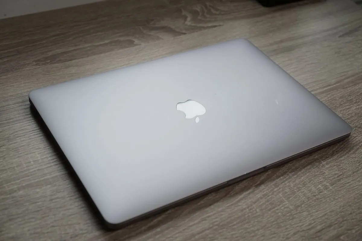 Apple MacBook Pro 13" 2019 | i5 | 16GB | 256GB - Image 4