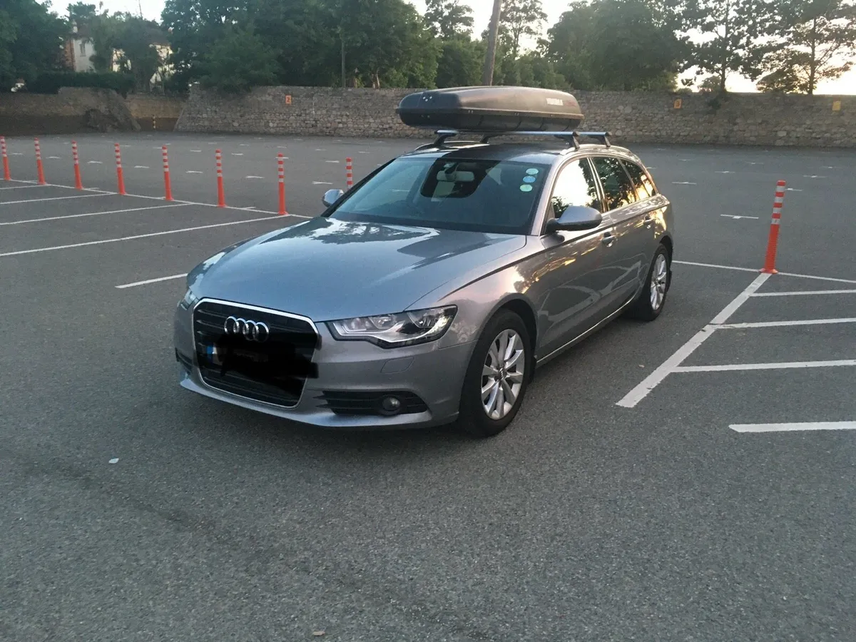 Roof Box - Yakama Space Booster - Image 1