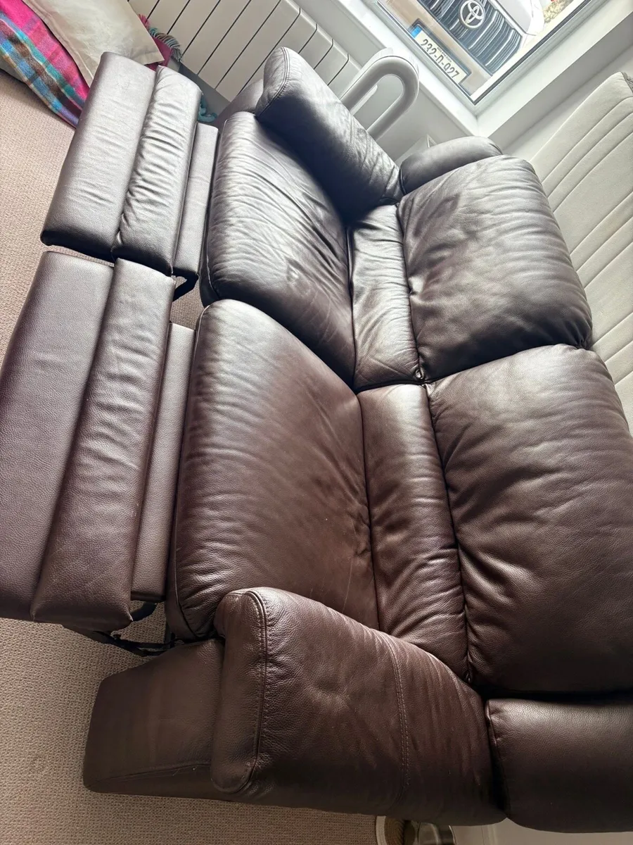 Reclining couch - Image 1