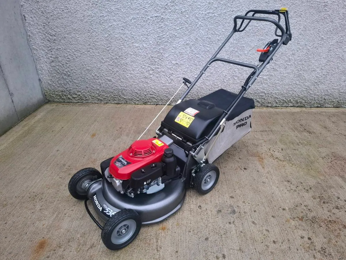 Honda Pro 536 lawnmower  LIKE NEW - Image 1