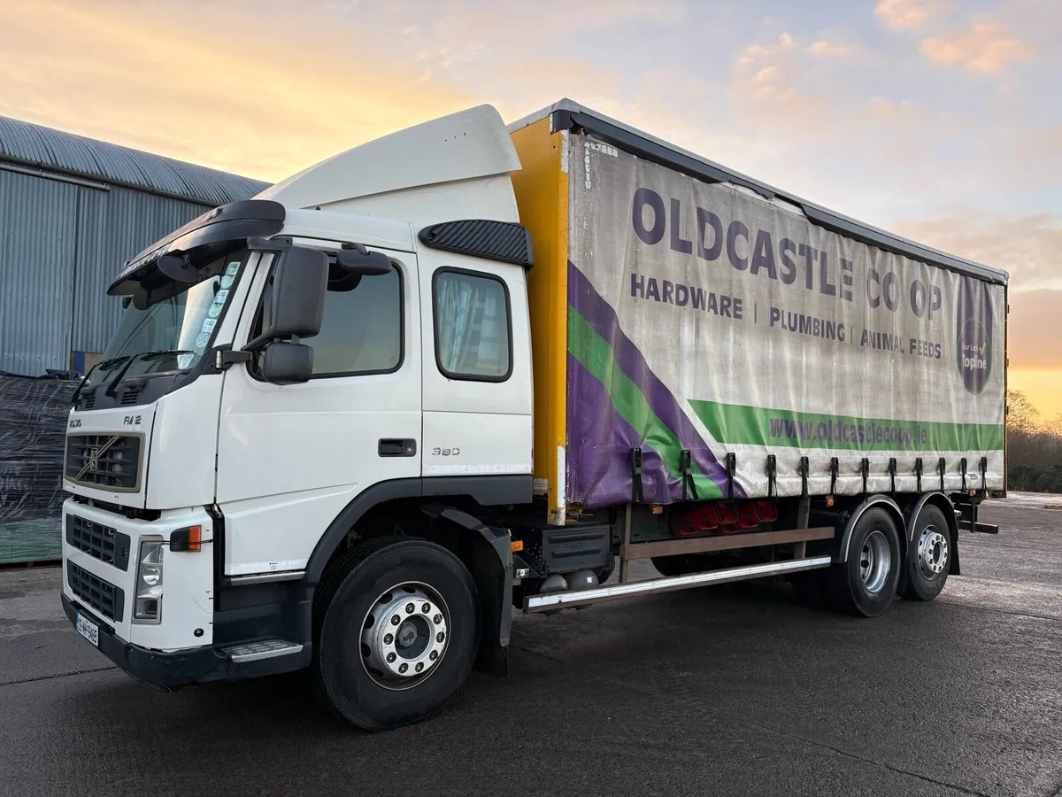 2005 Volvo FM12 380 6x2 Rigid Lorry - Image 2