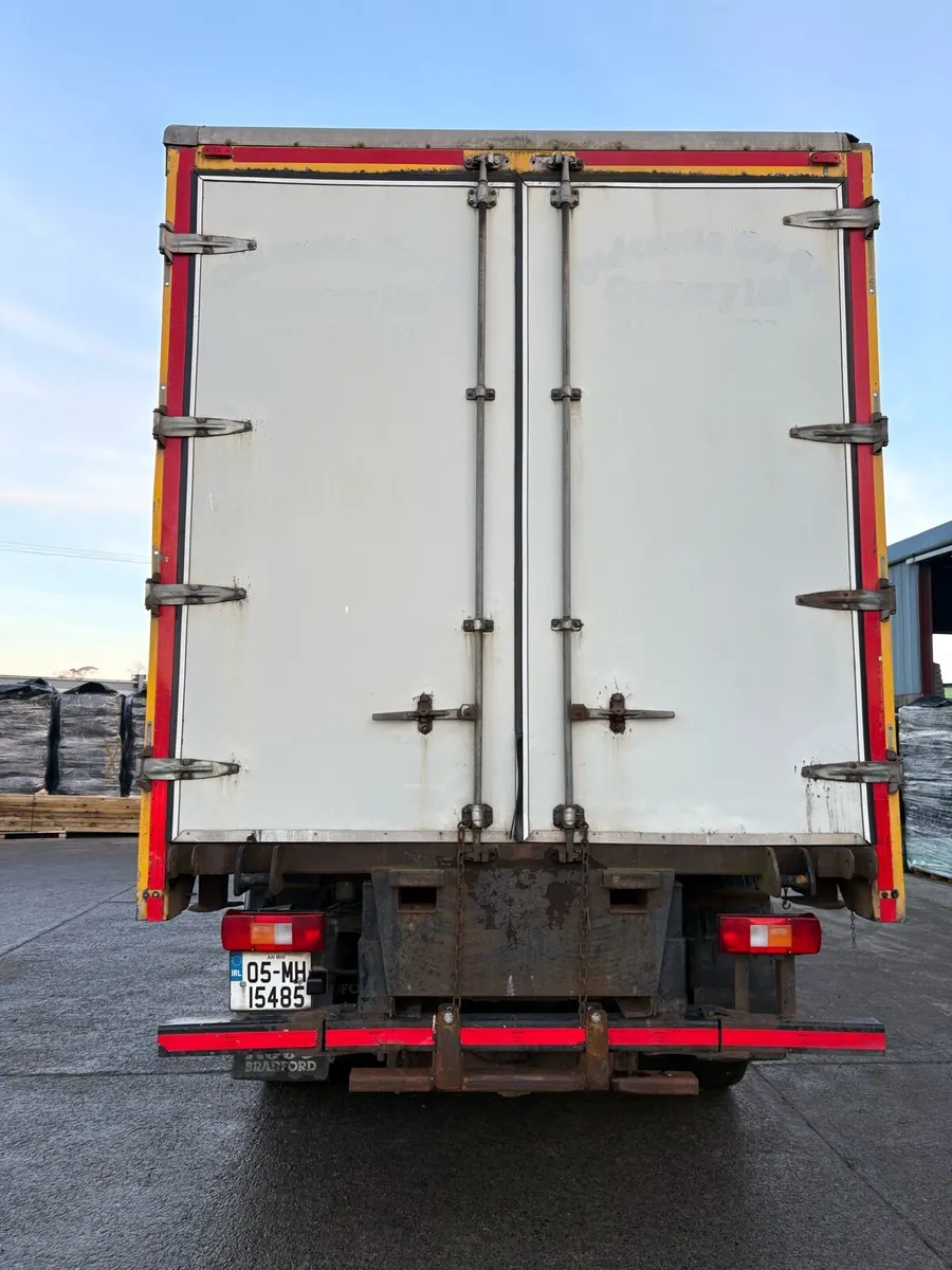 2005 Volvo FM12 380 6x2 Rigid Lorry - Image 4