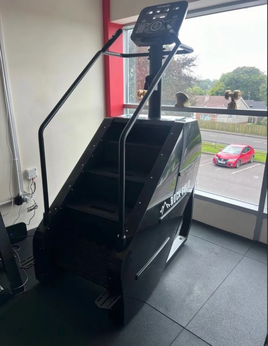 Commercial Step/ stair master machine (new in box) - Image 2