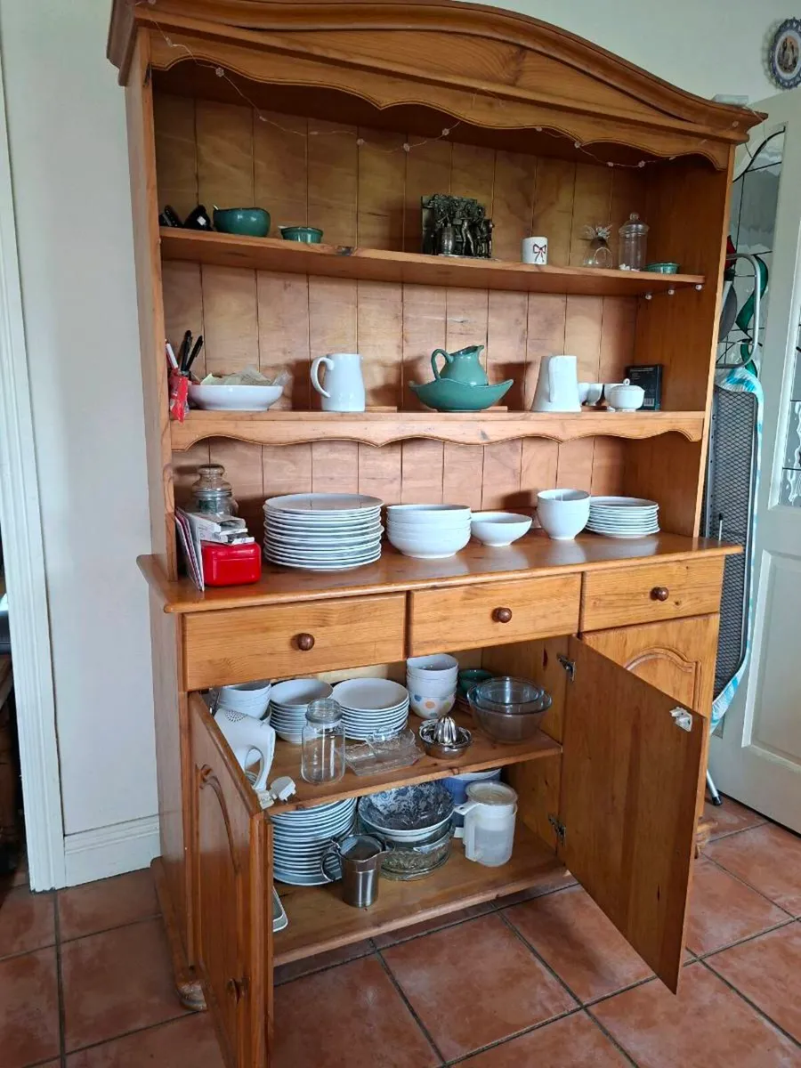 Pine dresser - Image 3