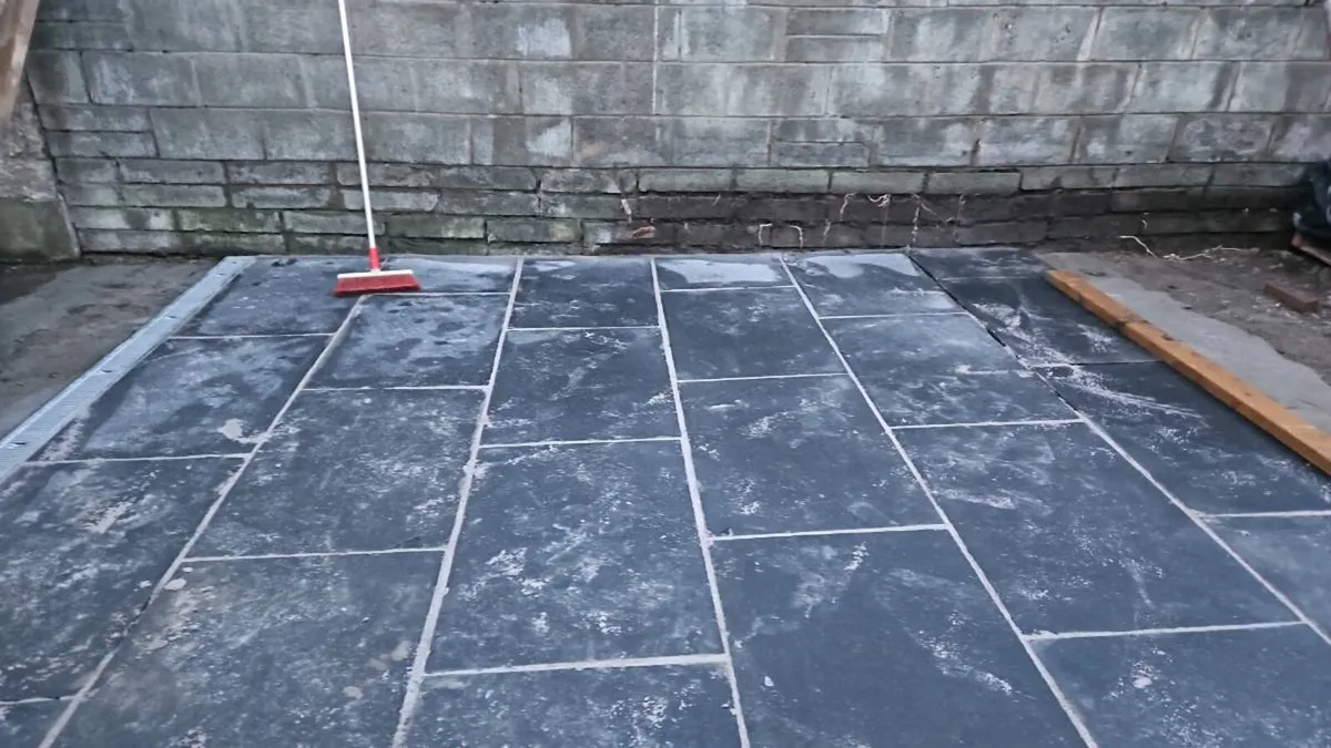 Bricklayer available - Image 1