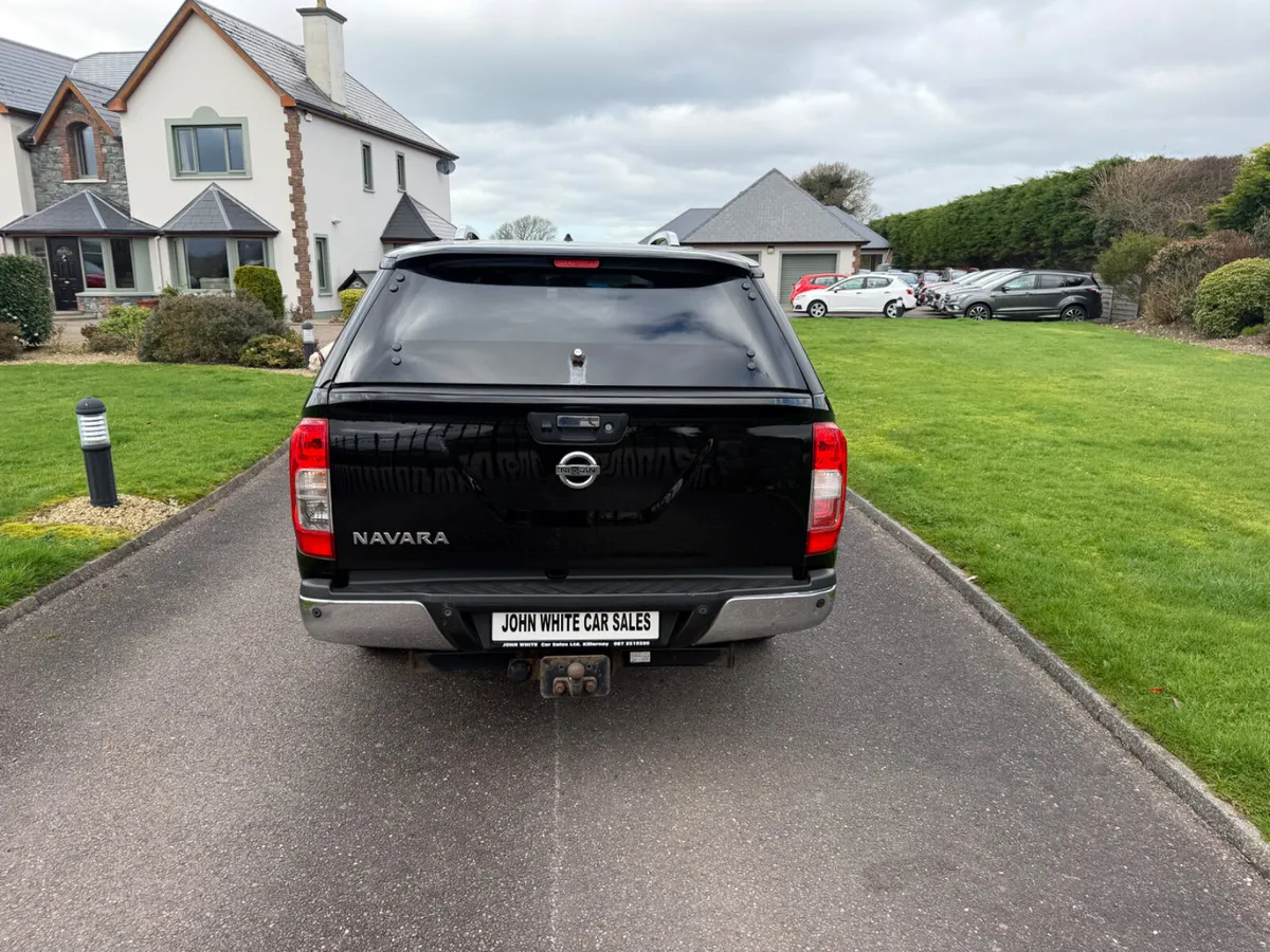 Nissan Navara crew cab ( top spec ) - Image 4